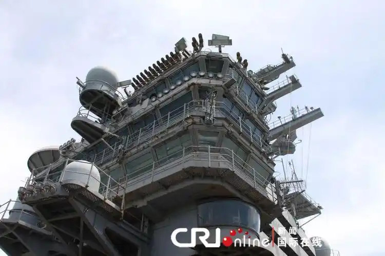 "裏根号"航母舰桥