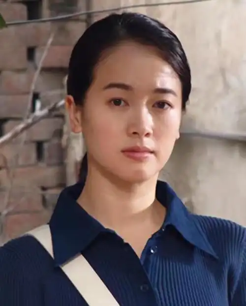 45岁左小青晒拍戏近况皮肤紧致白皙惹人羡多种保健品吃不停