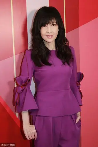 51岁周慧敏近照,冻龄皮肤纤细腰身女神气质爆棚