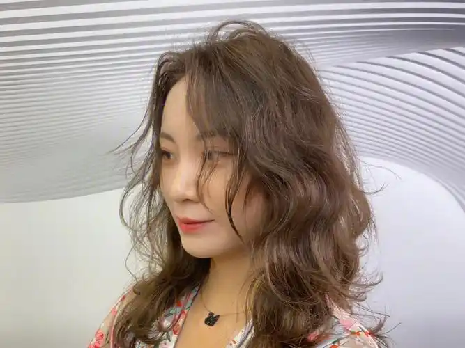 中长发女生一定要尝试的烫发太美了吧