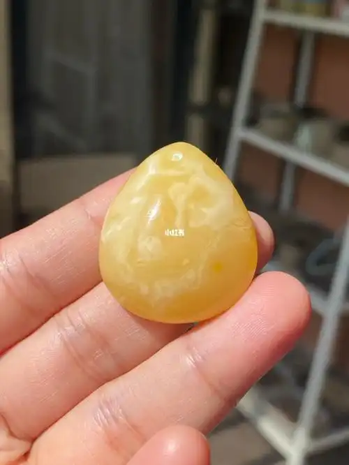 天然原矿蜜蜡俄料白花蜡素面吊坠