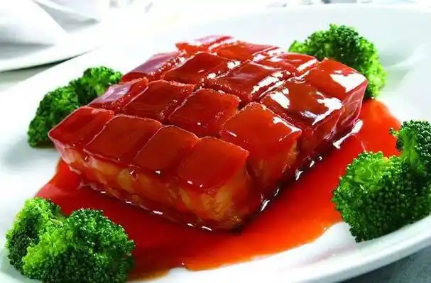 红烧肉是中国菜中的经典菜品之一,尤其在苏菜中备受人们喜爱.