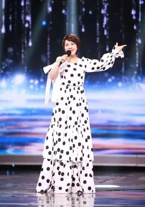 歌唱家春天父母的恩情登上央视向幸福出发全球上线