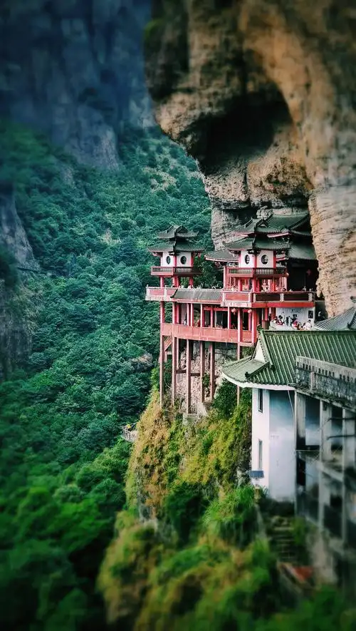 漳州灵通山悬空寺建于唐代至今已有上千年历史