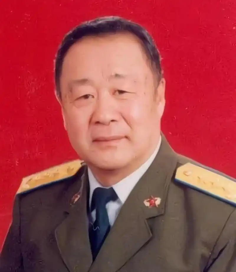 65岁授上将军衔,曾任空军司令!  22岁参军抗美援朝!