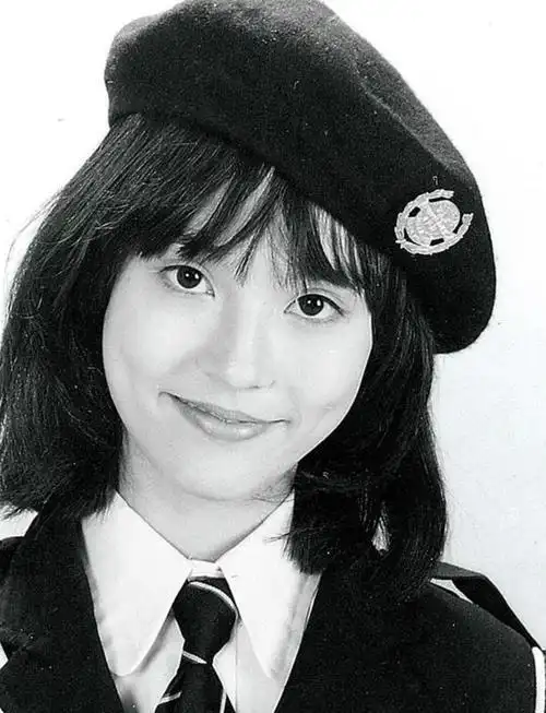 59岁翁静晶自信素颜出镜做律师开节目爆火15岁与陈百强传绯闻