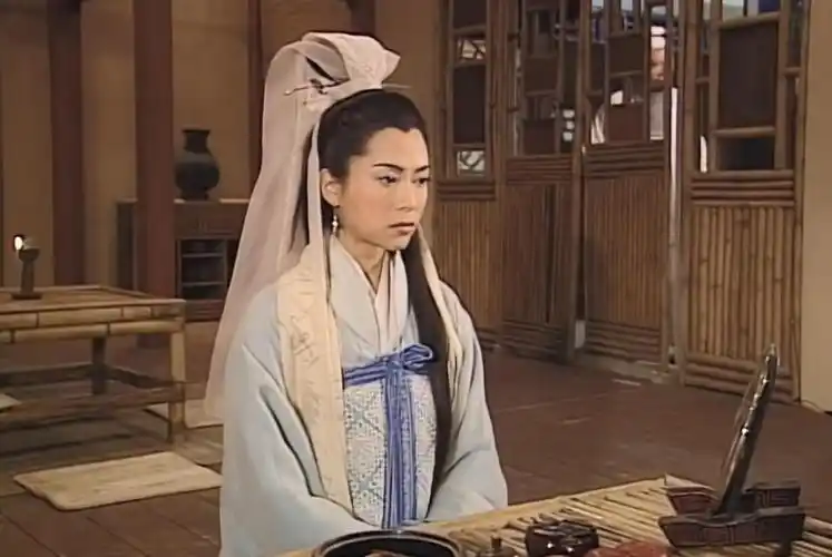 琴清(郭羡妮饰)是《寻秦记》塑造的一个倾国倾城,才华横溢,温柔贤惠