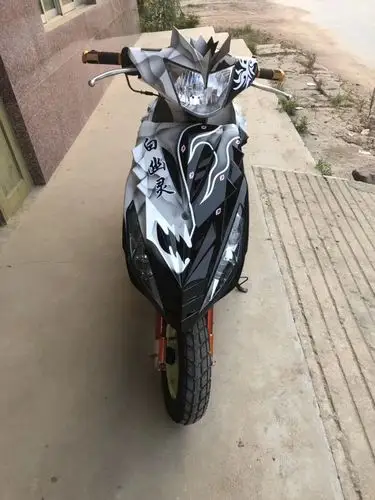 一折二手鬼火_二手雅马哈鬼火125c踏板摩托车三代战速白幽灵爆改燃油
