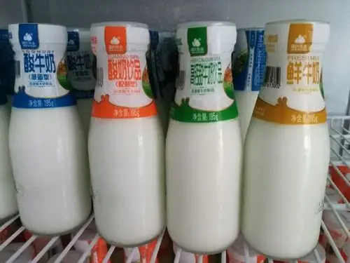 本品采用一次性玻璃瓶,无需回收空瓶的鲜奶,安全,卫生,方便!