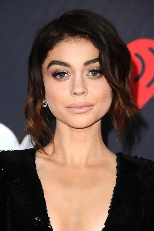 出席2018年iheartradio音乐奖的萨拉海蓝德sarahhyland