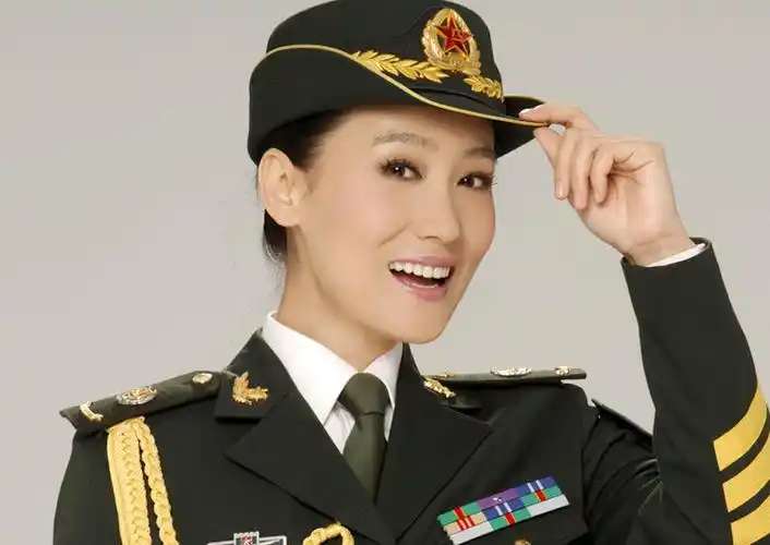 我国最美丽的军花戎装倩影 (美图多幅) - joan - joan的博客