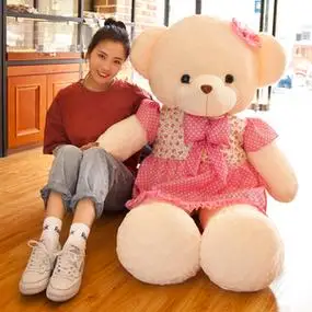 穿裙子的玩具熊