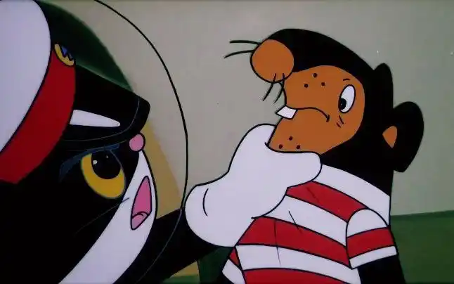 黑猫警长和白猫警长戴上防毒面具抓捕老鼠