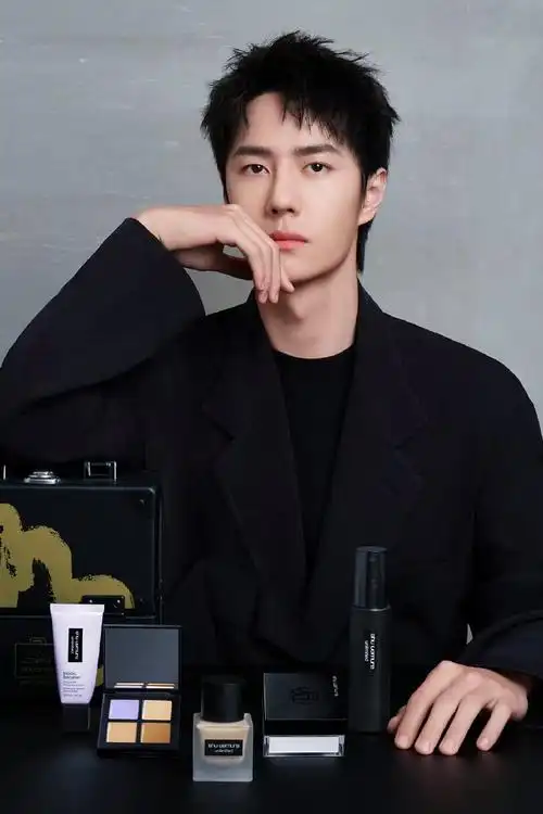 王一博植村秀全球品牌代言人