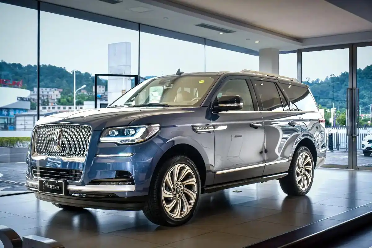 今日好车推荐:#林肯 领航员尊耀版 - 抖音