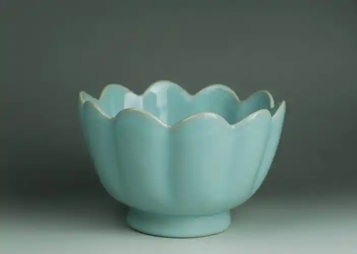 汝瓷:"千峰碧波翠色来""雨过天晴云破处"汝窑,五大名窑之一,因产于