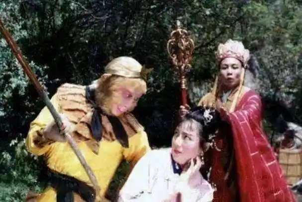 宁肯被念紧箍咒,悟空也要打死白骨精,看看他的火眼金睛发现了啥_唐僧