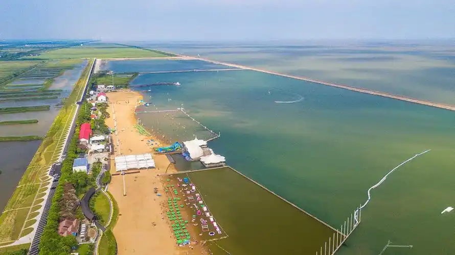 上海奉贤海边的碧海金沙有种夏天海泳感觉