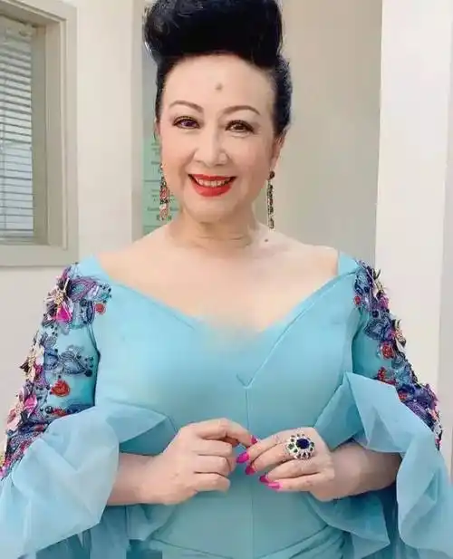 薛家燕与小17岁男友复合引热议两度拒绝求婚背后的爱情秘密揭晓