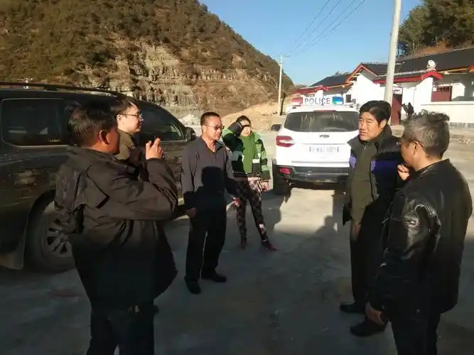 凉山州人民政府副州长县委书记子克拉格走访慰问易地搬迁安置贫困户