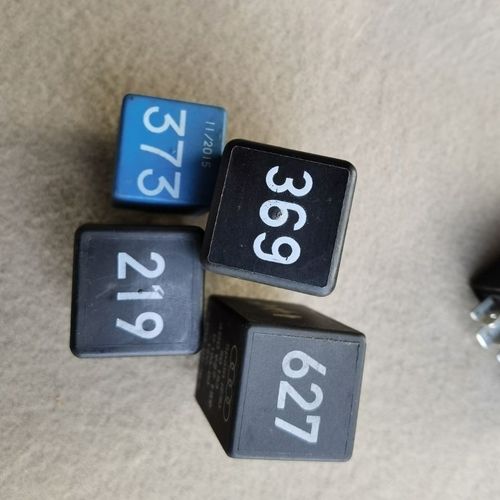 奥迪373继电器原装配件保好用雾灯开关