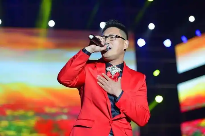 《星光大道》冠军放歌三门