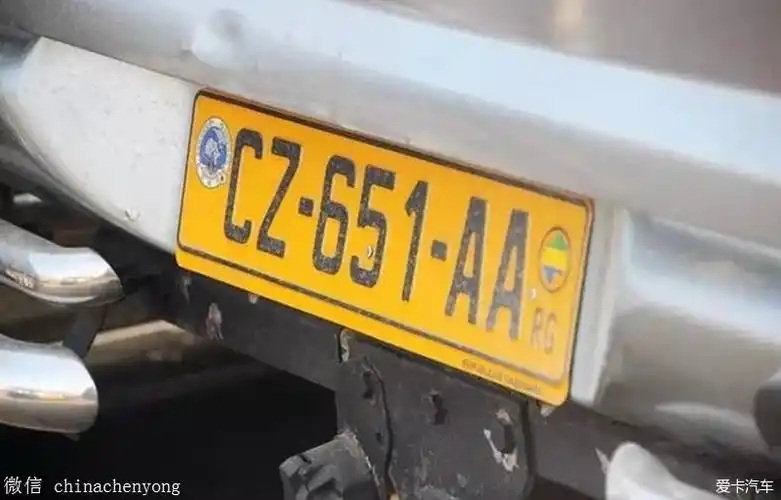 加蓬车牌加蓬国旗加蓬共和国位于非洲中部西海岸,横跨赤道线.