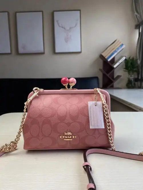 寇驰化妆包 斜挎包 1451皮1452印花化妆包 新款女士kisslock吻锁扣