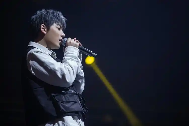 陈翔三十岁生日会感恩粉丝 而立之年人生开启新篇章