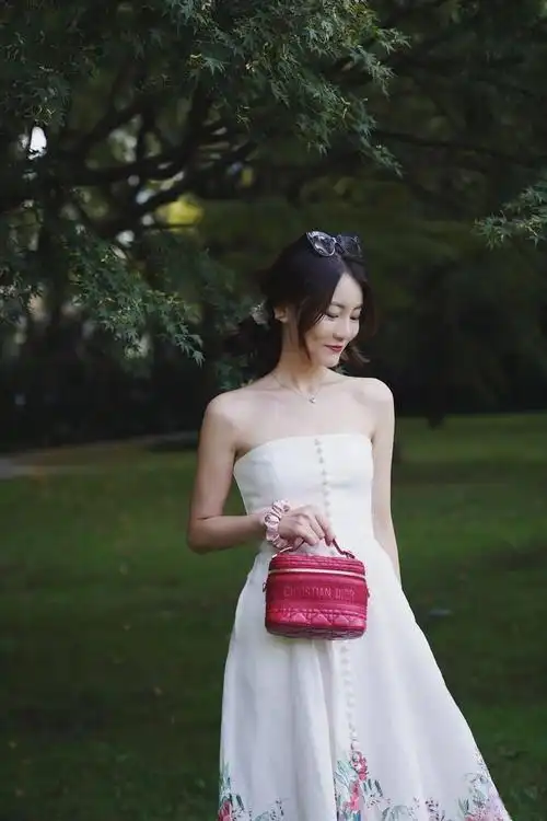 01elle也采访了几位买买买的高手,跟大家分享一下她们的双十一战况.