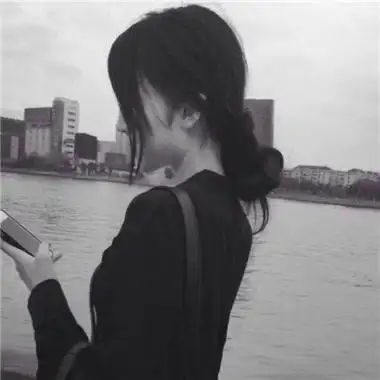 女生唯美伤感黑白头像