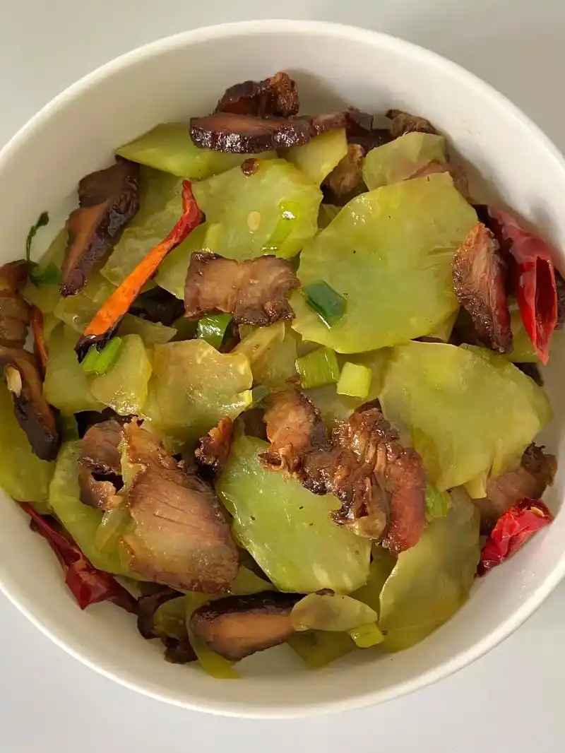莴笋炒腊肉