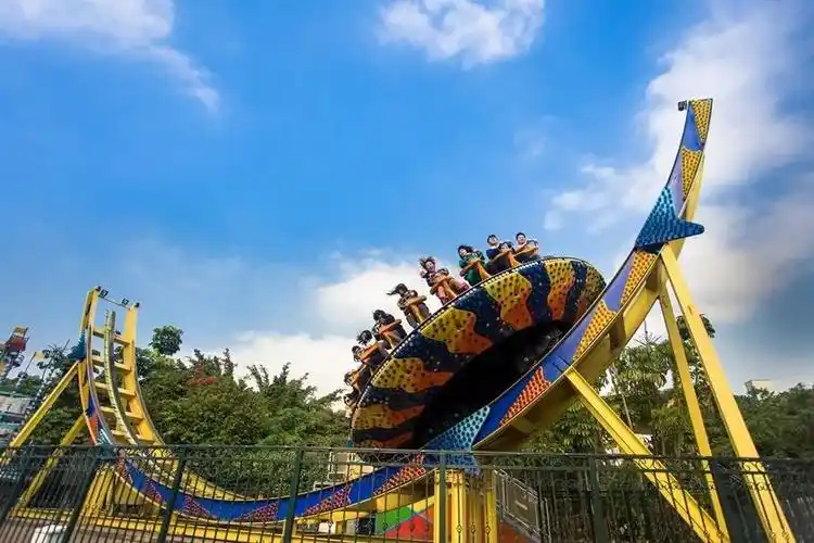 "相约欢乐谷"研学活动——706班