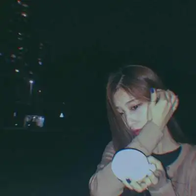 微信个性头像女生气质高冷 华丽的外表隐藏着一颗冷酷的心