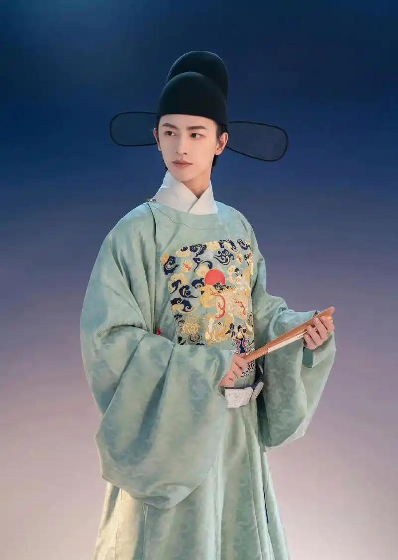 "汉服男装"火出圈!原来汉服也很适合男人穿,儒雅又帅气