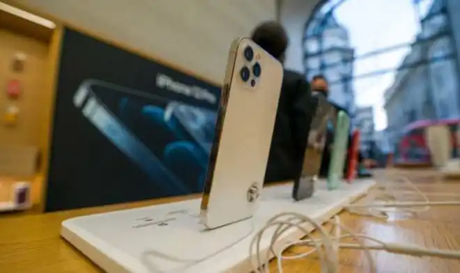 主要原因就是苹果的屏幕是混用的,有好几种型号,演示机都是选用的最好