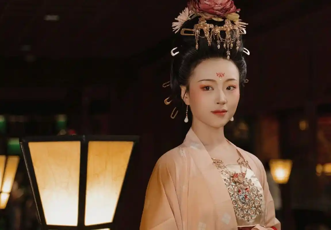 贵妃都可以是什么样的呢|百变贵妃秀|唐制 唐制汉服发型分享.