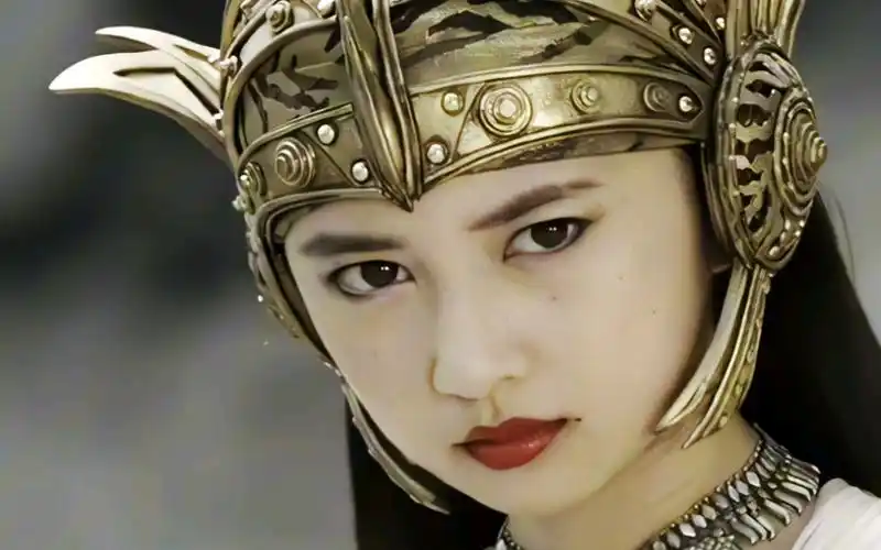 女孩子这么酷谁顶得住啊 #奥特曼猎手阿蕾娜 #银河奥特曼剧场版