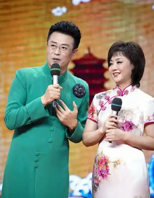 "京剧第一美人"李胜素,57岁婚姻成谜,四个绯闻老公竟没一个真!