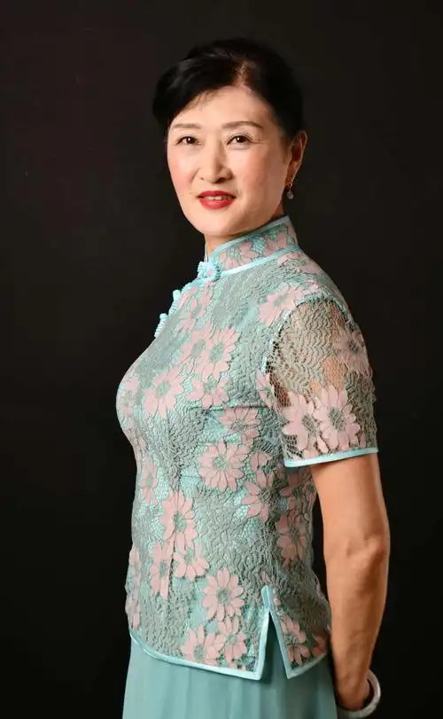 rose的美篇一一旗袍秀.棚拍,都溪林场铁路.