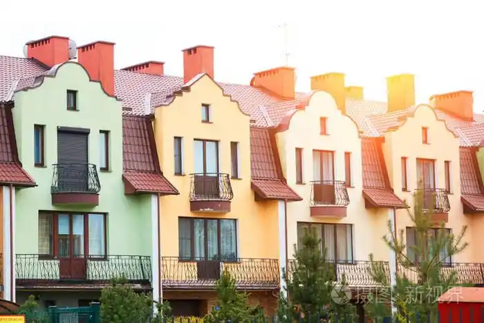 色彩缤纷的房子外墙, 粉彩淡颜色在欧洲