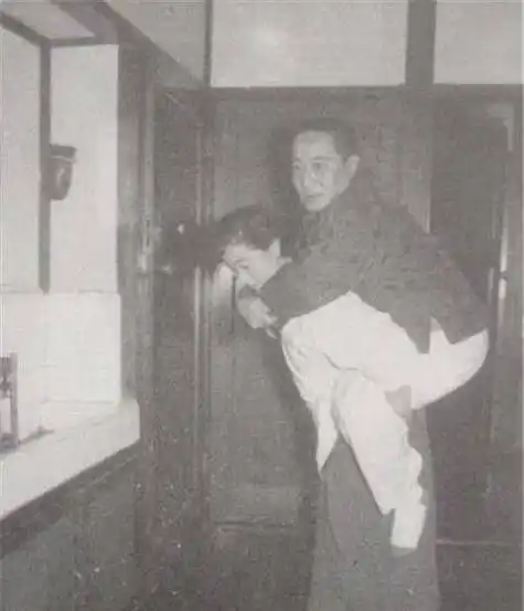 原创丈夫心疼妻子太累找个12岁姑娘当丫环不料丫环却怀上丈夫孩子