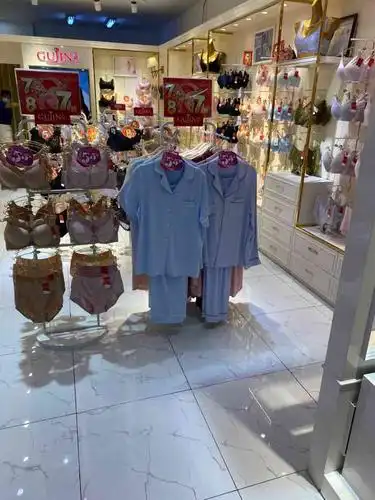 gujin古今内衣(大润发嘉定店)-"开业好多年了 欧尚这边的店经常走马灯