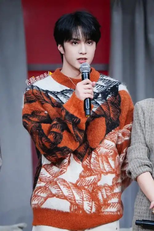 张艺谋评价刘耀文##刘耀文包的饺子##雷佳音 我上哪生这帅哥呢