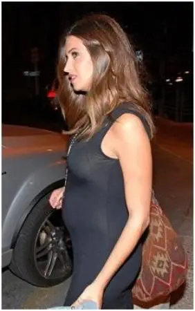 卡西升级当爸爸!女友产下男孩 儿子名字已经取好