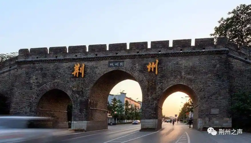 城市荣耀1989年荆州城城标金凤腾飞落成