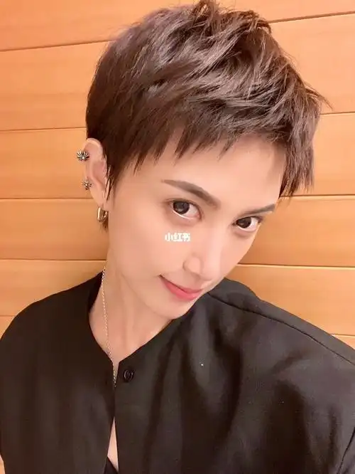 女生短发推荐酷帅减龄