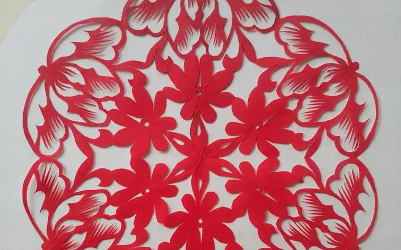 每日一剪|三折团花