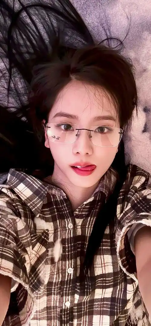 我的天    蛊到我了01    更新壁纸/头像9795  #金智秀