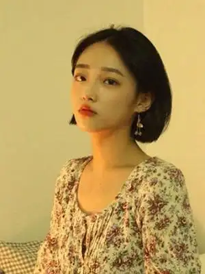 时尚短发无刘海发型适合女学生短发的减龄发型